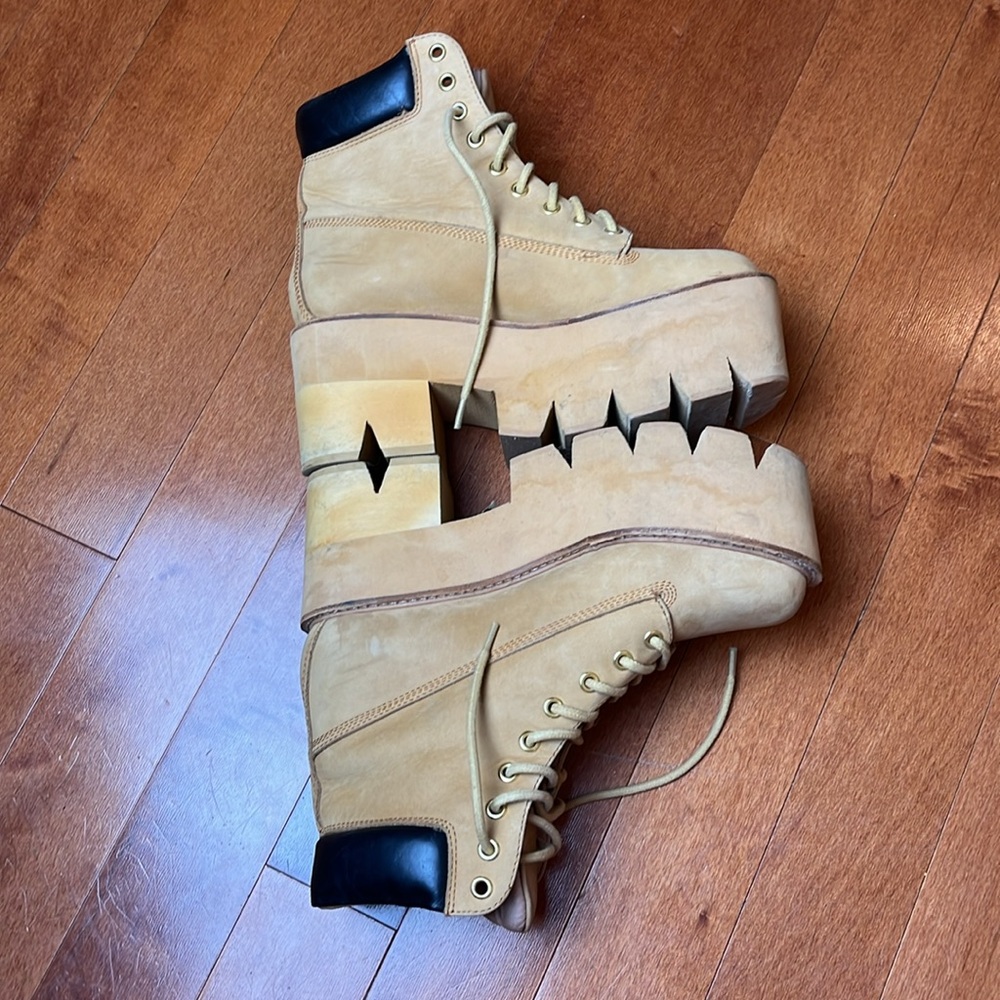 Jeffrey Campbell Platform Boots!